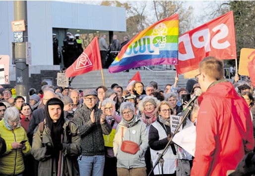 Bündnis zeigt Flagge gegen die AfD